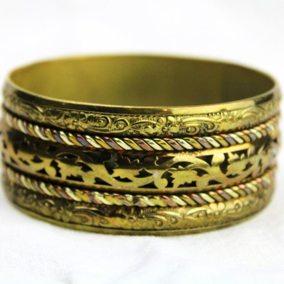 Vintage Brass Boho Bangle Brass Wrist Cuff Floral Bracelet Jewelry Cut Out J10 - Picture 2 of 3